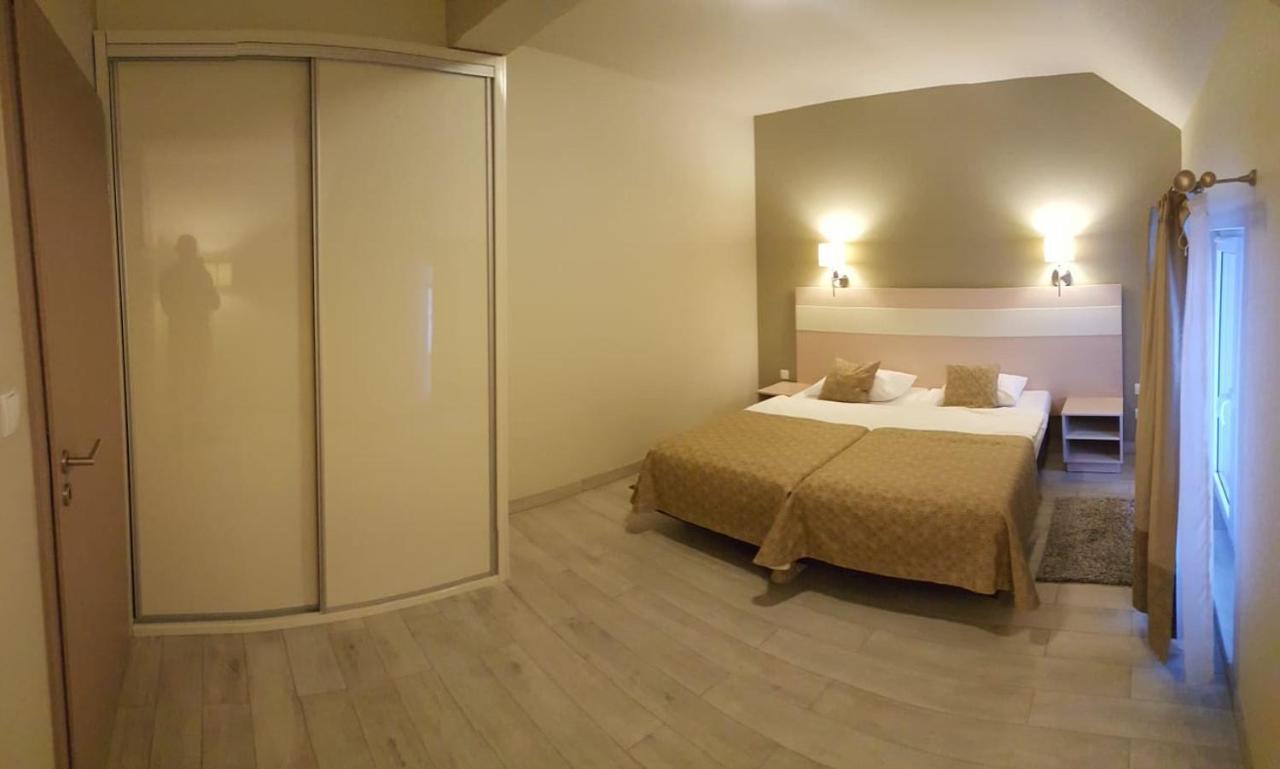Atrakcyjny Apartament Czarna Gora Stronie Śląskie Buitenkant foto